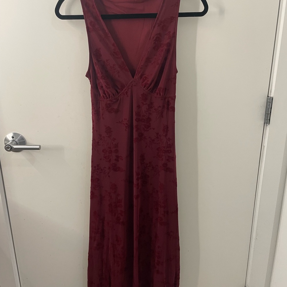 Chic Sleeveless Burgundy Maxi Dress